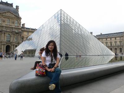 Louvre Pyramide - Paris