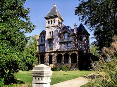 Neat house in Memphis.jpg
