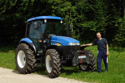 Moj prijatelj z novim traktorjem - My friend with a new tractor
