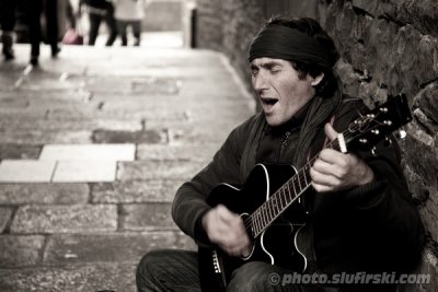 Dublin Temple Bar's street performer