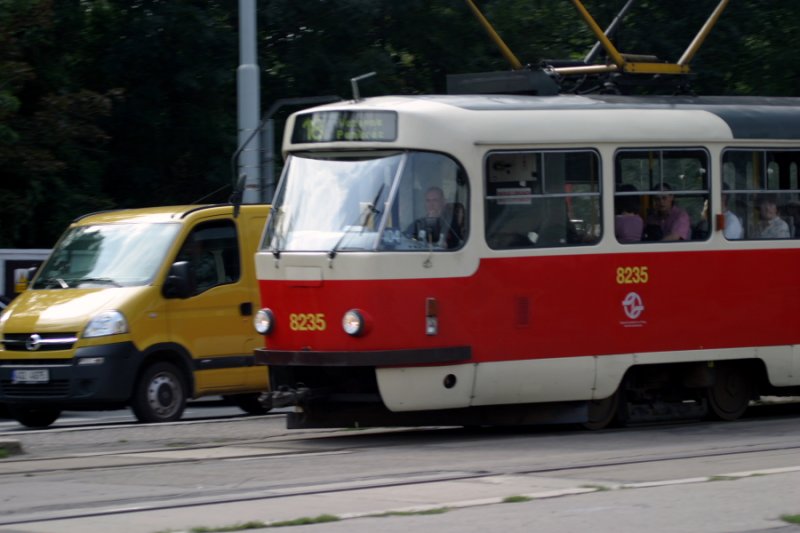 8235 + Tatra T3M