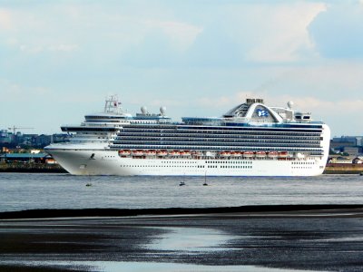 CROWN PRINCESS (2006) @ Liverpool, UK (Leaving)