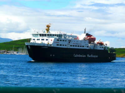 CLANSMAN (1988) @ Oban, Scotland (Arriving)