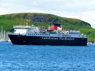 ISLE OF MULL (1988) @ Oban, Scotland (Approaching)