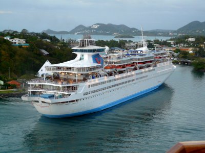 THOMSON DESTINY (1982) (Ex Sunbird; Song of America) @  Castries, St Lucia