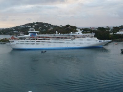 THOMSON DESTINY (1982) (Ex Sunbird; Song of America) @ Castries, St Lucia