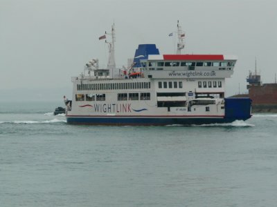 ST HELEN -  @ Portsmouth, UK (Arriving)