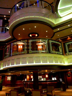 QUEEN VICTORIA Grand Lobby