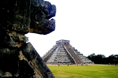 Mexico - Chitchen Itza, Sculpture & El Castillo