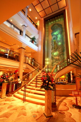 P&O AURORA Atrium