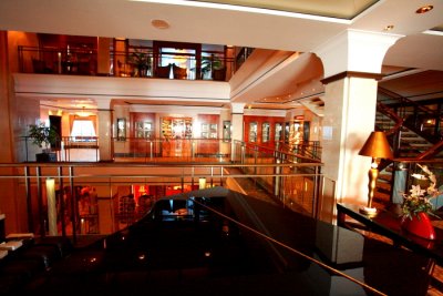 P&O AURORA Atrium