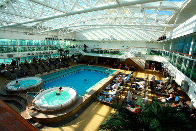 P&O AURORA Crystal Pool