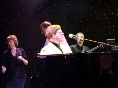 INDEPENDANCE OF THE SEAS Alhambra Theatre Elton John Lookalike