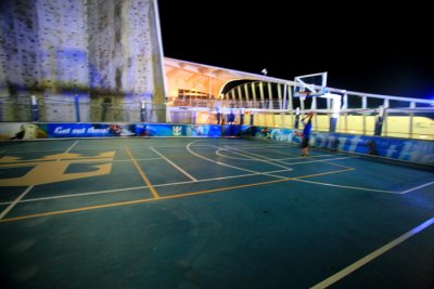 INDEPENDANCE OF THE SEAS Ball Court