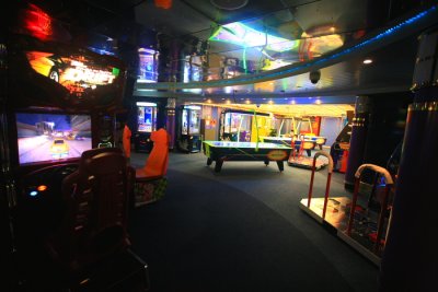 INDEPENDANCE OF THE SEAS Challenger Video Arcade