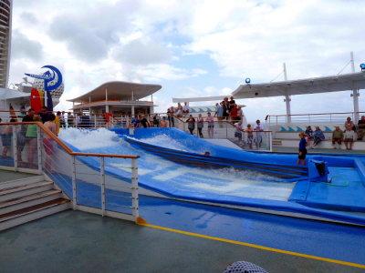 INDEPENDANCE OF THE SEAS Flowrider