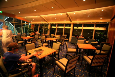 INDEPENDANCE OF THE SEAS Seven Hearts Games Room