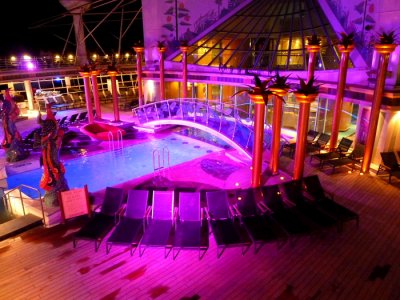 INDEPENDANCE OF THE SEAS Solarium Adult Pool