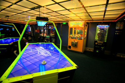 INDEPENDANCE OF THE SEAS Video Games Room