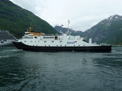 Geiranger - Ferry Leaving