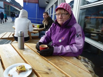 Spitzbergen - Longyearbarden Margaret having a Coffee