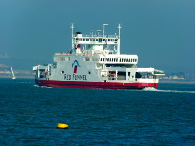 RED EAGLE @ East Cowes, Isle of Wight, UK (Leaving)