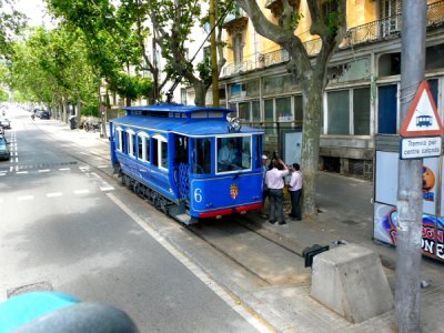 6 @ the lower terminus on Avinguda Tibidabo