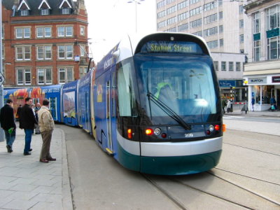 209 (2005) Bombardier Incentros AT6/5 approaching Old Market Square