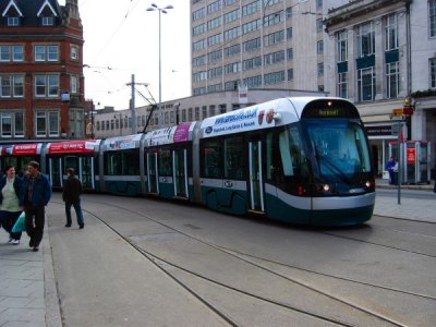 211 (2005) Bombardier Incentros AT6/5 Leaving Old Market Square