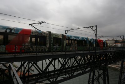 Metro de Porto 002 on Ponte Dom Luis Bridge