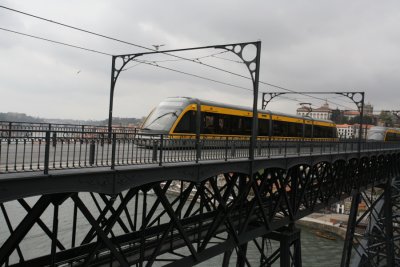 Metro de Porto 059 on Ponte Dom Luis Bridge