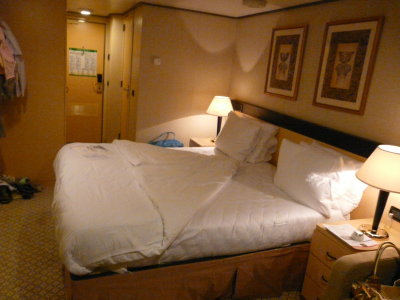QUEEN VICTORIA (2007) @ Sea (Balcony Cabin 4.013)