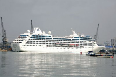 PACIFIC PRINCESS (1999) @ Southampton, UK