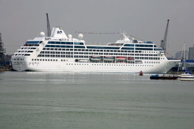 PACIFIC PRINCESS (1999) @ Southampton, UK