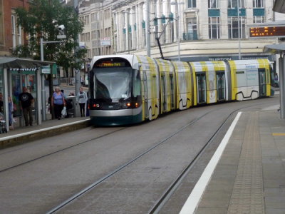 201 (2012) Bombardier Incentros AT6/5 Leaving Old Market Square