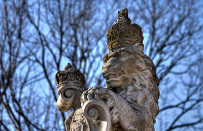 Statue