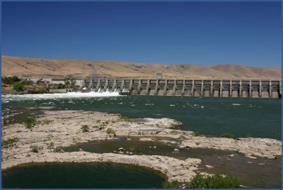 The Dalles Dam Crosses the Columbia