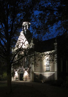 N.H. kerk in de floodlights