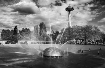 Fountain and Space Needle - Seattle