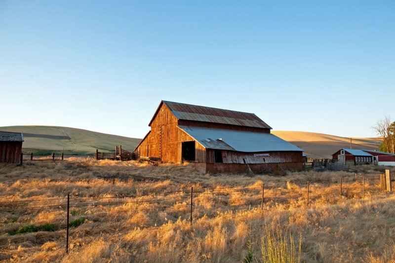 Palouse barn copy.jpg