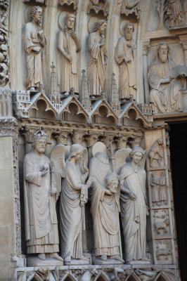 jamb figures on notre dame.