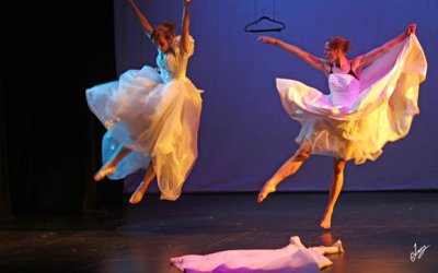 2011 The Empty Dress: Choreographer: Barbara Murray Dancers: Susan Kania, Larissa Swayze