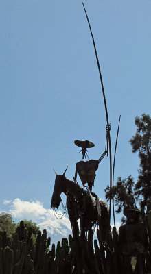 IMG_2866 Don Quixote of Arequipa protects El Misti, Mar 25