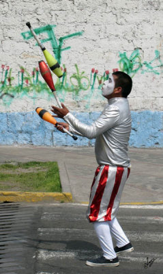 2012_03_26 Street Juggler