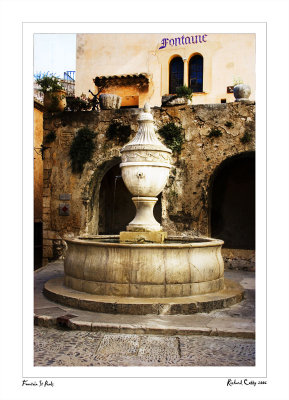 Fountain - St Pauls