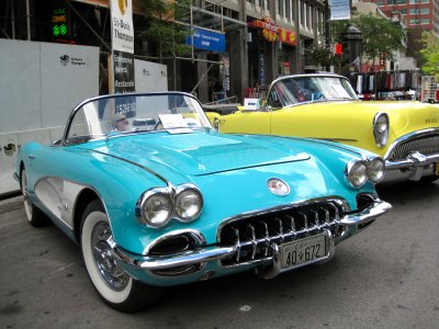 Corvette et Buick.JPG