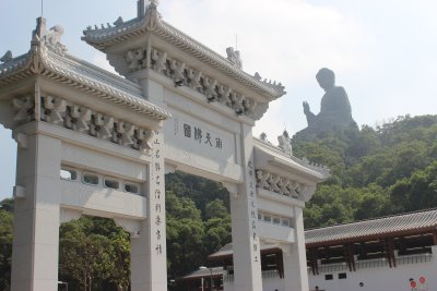 Ngong Ping 30 - Welcome Gate and Buddha