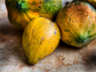 Egg fruit, foreground. Pouteria IMG_3427_8_9.jpg