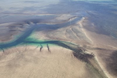 Sand bank tidal flow; Montgomery Reef