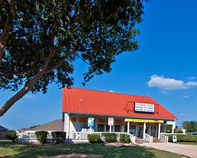 The Independent Country Store lives on.